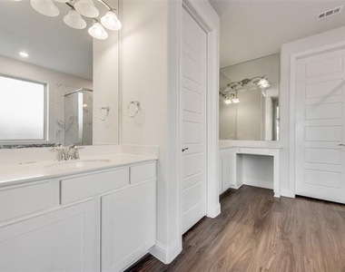 2112 Millwall Drive - Photo Thumbnail 11