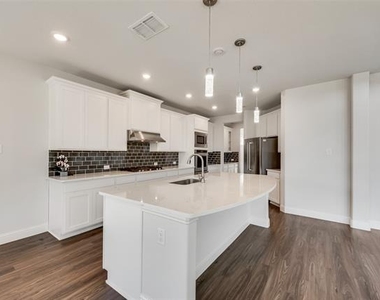 2112 Millwall Drive - Photo Thumbnail 9