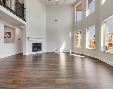2112 Millwall Drive - Photo Thumbnail 5