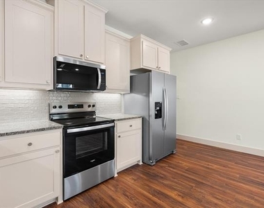 504 E Kimball Street - Photo Thumbnail 9