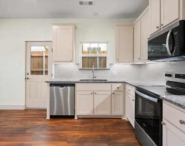 504 E Kimball Street - Photo Thumbnail 11