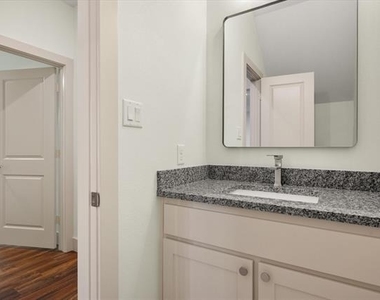 504 E Kimball Street - Photo Thumbnail 13