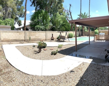 15611 N 57th Lane - Photo Thumbnail 19
