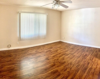 15611 N 57th Lane - Photo Thumbnail 17