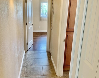 15611 N 57th Lane - Photo Thumbnail 7