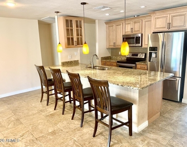 15611 N 57th Lane - Photo Thumbnail 4