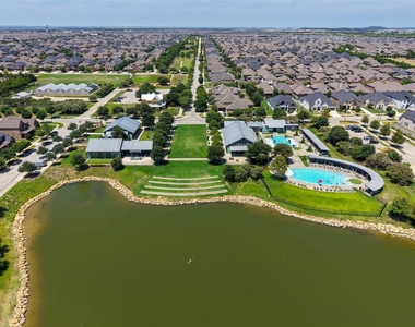 537 Parkside Drive - Photo Thumbnail 36