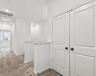 537 Parkside Drive - Photo Thumbnail 14