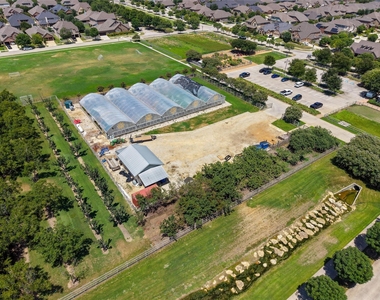 537 Parkside Drive - Photo Thumbnail 33