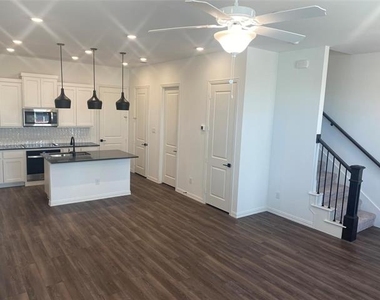 7557 Laburnam Road - Photo Thumbnail 2
