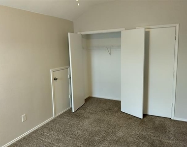 1133 Mockingbird Drive - Photo Thumbnail 25