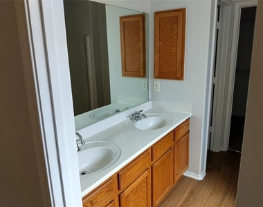 1133 Mockingbird Drive - Photo Thumbnail 13
