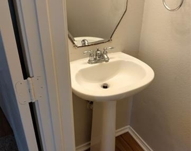1133 Mockingbird Drive - Photo Thumbnail 10