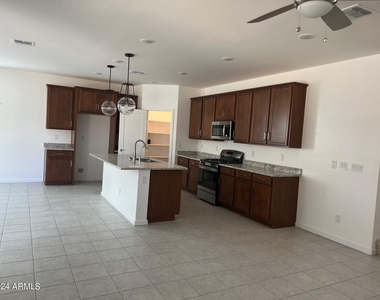 13857 S 177th Avenue - Photo Thumbnail 27
