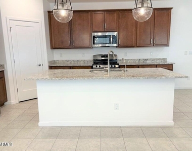 13857 S 177th Avenue - Photo Thumbnail 26