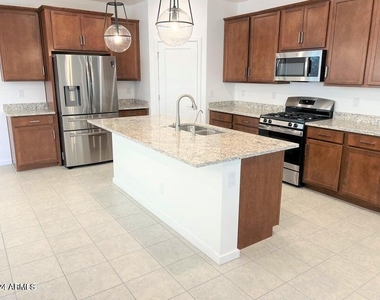 13857 S 177th Avenue - Photo Thumbnail 25