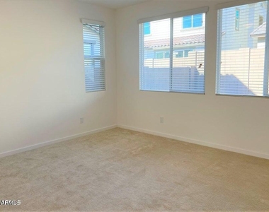 13857 S 177th Avenue - Photo Thumbnail 21