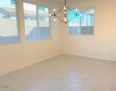 13857 S 177th Avenue - Photo Thumbnail 9