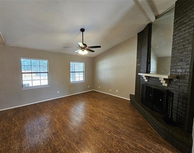 7713 Jerome Drive - Photo Thumbnail 10
