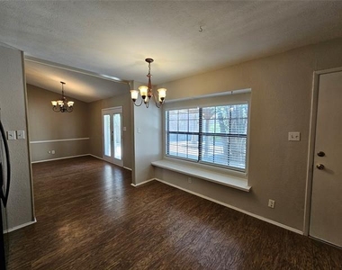 7713 Jerome Drive - Photo Thumbnail 14