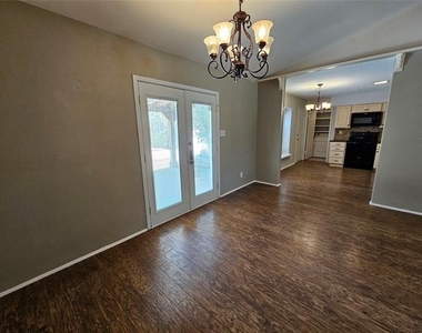 7713 Jerome Drive - Photo Thumbnail 11