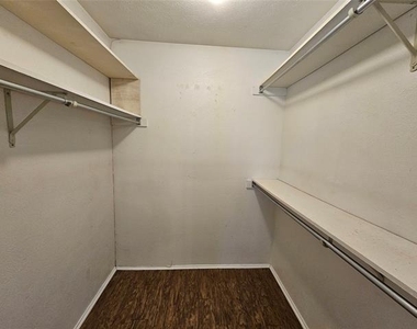 7713 Jerome Drive - Photo Thumbnail 21