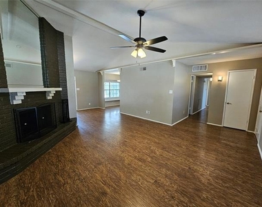 7713 Jerome Drive - Photo Thumbnail 8