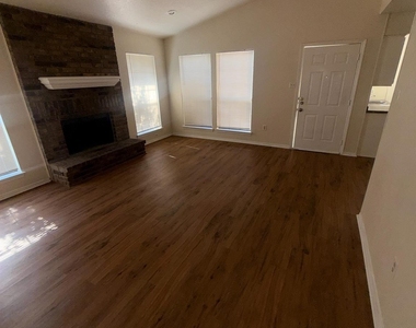 3125 Tudor Lane - Photo Thumbnail 1