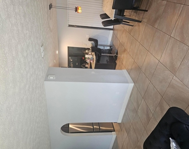 301 Sw Violet Avenue - Photo Thumbnail 4