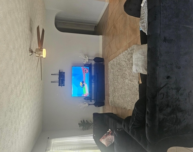 301 Sw Violet Avenue - Photo Thumbnail 3