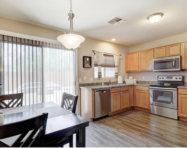 170 S 228th Lane - Photo Thumbnail 3