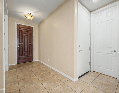 2531 E Eleana Lane - Photo Thumbnail 3