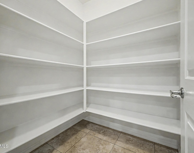 2531 E Eleana Lane - Photo Thumbnail 17