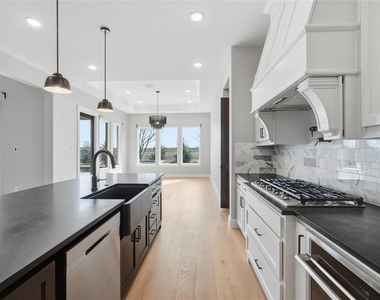1410 Binkley Avenue - Photo Thumbnail 7