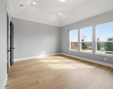 1410 Binkley Avenue - Photo Thumbnail 14