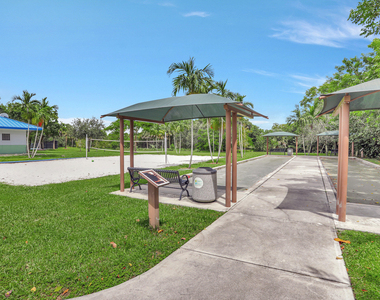 2651 S Palm Aire Drive - Photo Thumbnail 37
