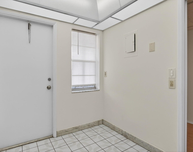 2651 S Palm Aire Drive - Photo Thumbnail 5