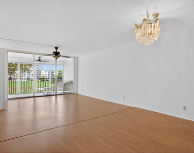 2651 S Palm Aire Drive - Photo Thumbnail 6