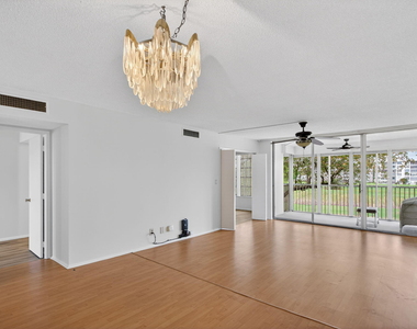 2651 S Palm Aire Drive - Photo Thumbnail 7
