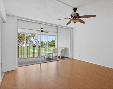 2651 S Palm Aire Drive - Photo Thumbnail 10