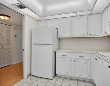2651 S Palm Aire Drive - Photo Thumbnail 4