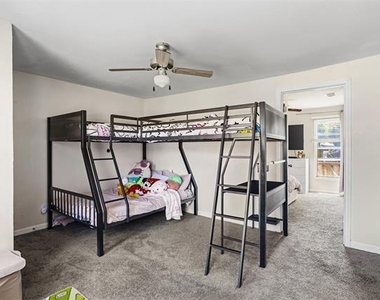 516 E Wintergreen Road - Photo Thumbnail 17