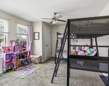 516 E Wintergreen Road - Photo Thumbnail 9