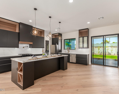 3014 E Avalon Drive - Photo Thumbnail 10