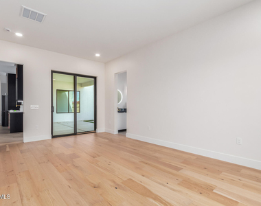 3014 E Avalon Drive - Photo Thumbnail 15