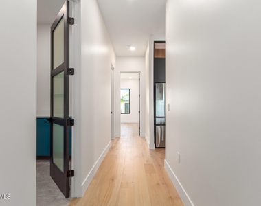 3014 E Avalon Drive - Photo Thumbnail 35