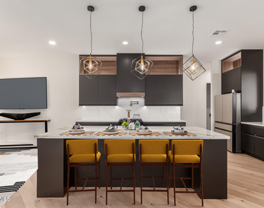 3014 E Avalon Drive - Photo Thumbnail 8