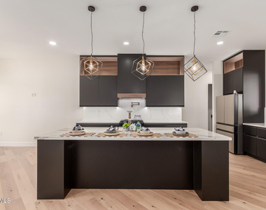 3014 E Avalon Drive - Photo Thumbnail 9
