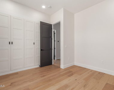 3014 E Avalon Drive - Photo Thumbnail 27