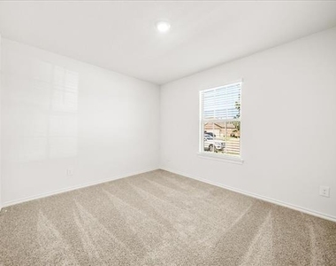 1532 Skyline Drive - Photo Thumbnail 15